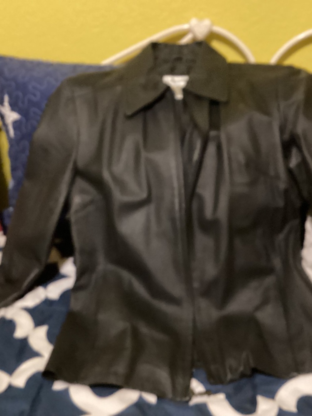 Leather jacket - Picture 6 of 9
